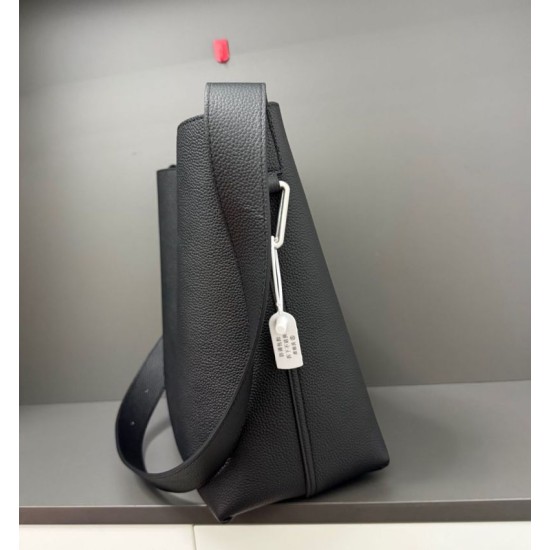 Replica Louis Vuitton Verso Hobo Men Bag M27022 Black Replica Louis Vuitton Verso Hobo Men Bag M27022 Black