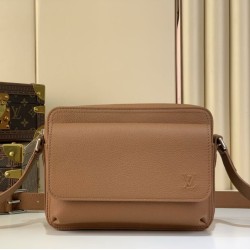Replica Louis Vuitton Boarding Messenger LV Aerogram Men Bag m25981 Brown
