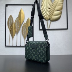 Replica Louis Vuitton Trio Messenger Men Bag m27154 Green