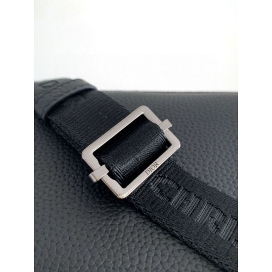 Replica Dior Mini Rider 2.0 Zipped Messenger Bag in Beige Oblique with Black Leather Replica Dior Mini Rider 2.0 Zipped Messenger Bag in Beige Oblique with Black Leather