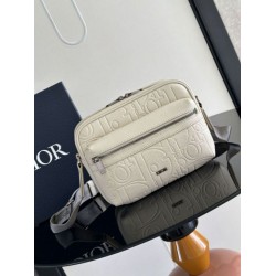 Replica Dior Rider 2.0 Zipped Messenger Bag in Beige Gravity Leather Fake Dior Rider 2.0 Zipped Messenger Bag in Beige Gravity Leather Replica