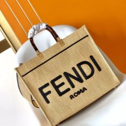 Replica Fendi Sunshine Medium Tote Bag in Black and Natural Straw