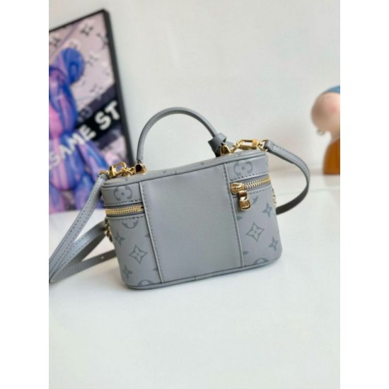 Replica Louis Vuitton Vanity Chain Pouch in Monogram Calfskin M12427 Replica Louis Vuitton Vanity Chain Pouch in Monogram Calfskin M12427