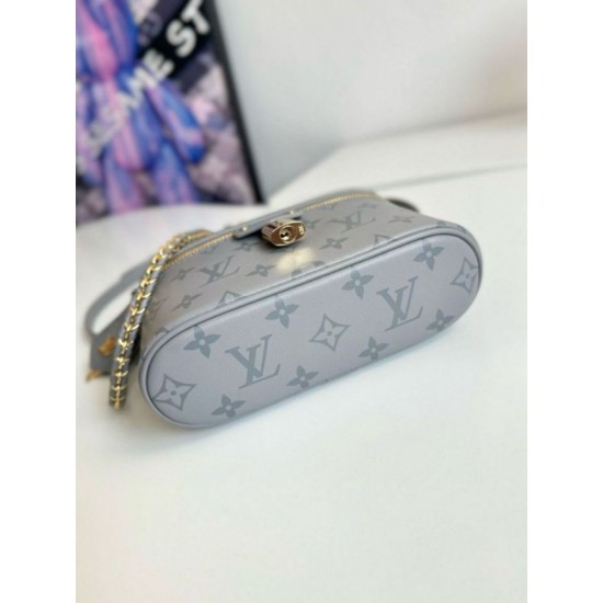 Replica Louis Vuitton Vanity Chain Pouch in Monogram Calfskin M12427 Replica Louis Vuitton Vanity Chain Pouch in Monogram Calfskin M12427