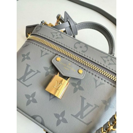 Replica Louis Vuitton Vanity Chain Pouch in Monogram Calfskin M12427 Replica Louis Vuitton Vanity Chain Pouch in Monogram Calfskin M12427