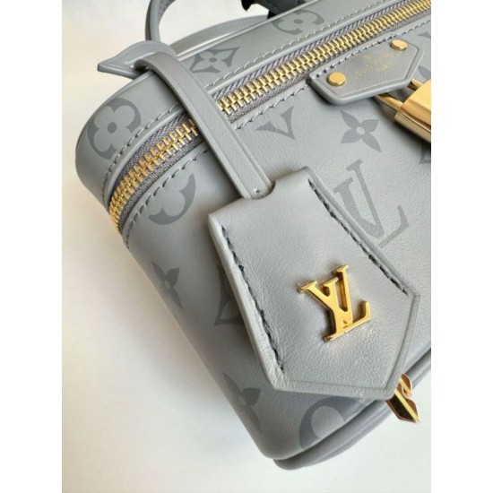 Replica Louis Vuitton Vanity Chain Pouch in Monogram Calfskin M12427 Replica Louis Vuitton Vanity Chain Pouch in Monogram Calfskin M12427