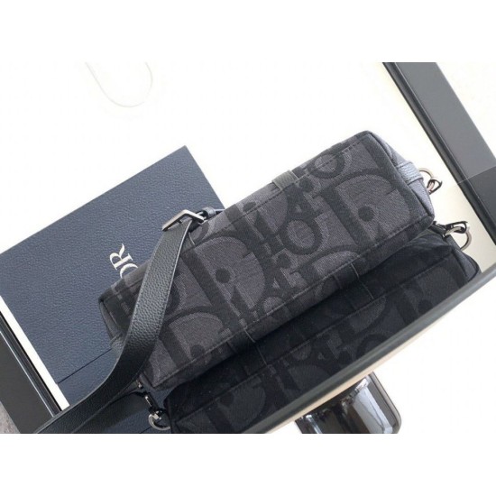 Replica Dior Weekender 25 Bag Black Maxi Dior Oblique Jacquard Replica Dior Weekender 25 Bag Black Maxi Dior Oblique Jacquard