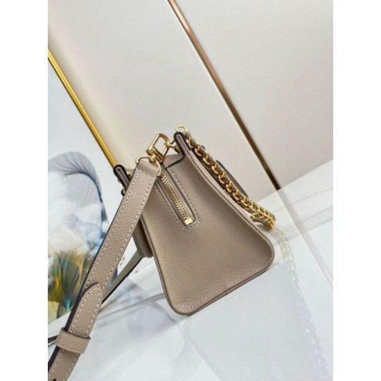 Replica Louis Vuitton OnTheGo East West Bag Bicolor Empreinte M23641 Replica Louis Vuitton OnTheGo East West Bag Bicolor Empreinte M23641