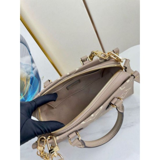 Replica Louis Vuitton OnTheGo East West Bag Bicolor Empreinte M23641 Replica Louis Vuitton OnTheGo East West Bag Bicolor Empreinte M23641