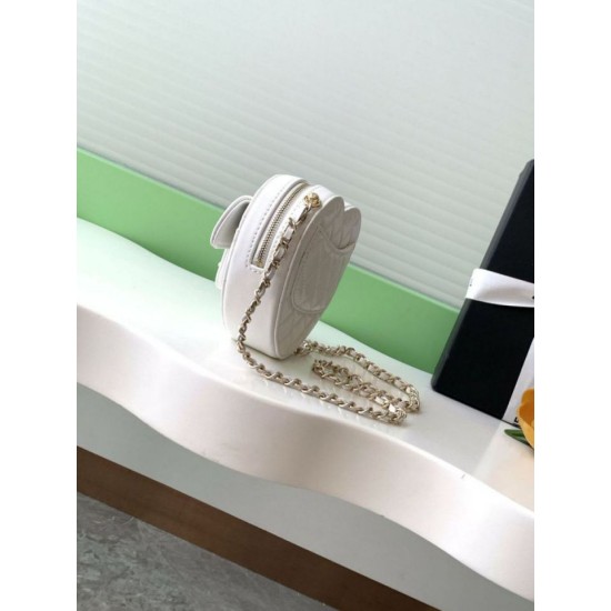 Replica Chanel Heart-Shaped Chain Handbag AP2784 White