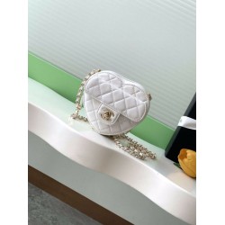 Replica Chanel Heart-Shaped Chain Handbag AP2784 White