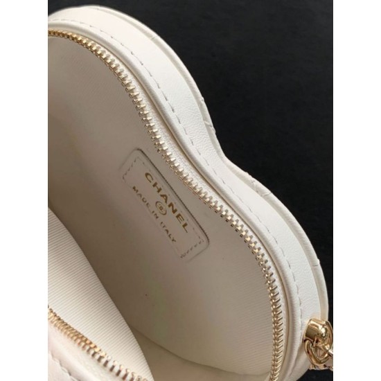 Replica Chanel Heart-Shaped Chain Handbag AP2784 White