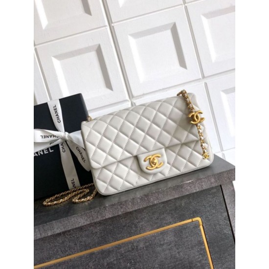 Replica Chanel Small Classic Flap CF Bag Shiny lambskin White