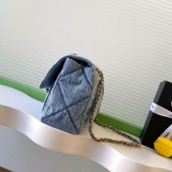 Replica Chanel Maxi Flap Bag Washed denim AS5734 Blue Replica Chanel Maxi Flap Bag Washed denim AS5734 Blue