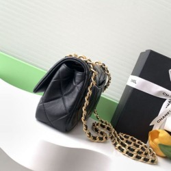 Replica Chanel Matelasse Coco Shoulder Bag AS4595 Black