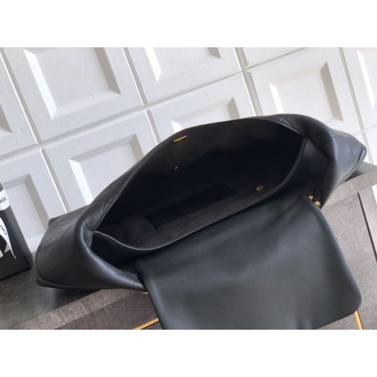 Replica Chanel  Hobo Bag AS5838 Calfskin Black