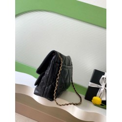Replica Chanel Maxi Flap bag AS5727 Lambskin Black