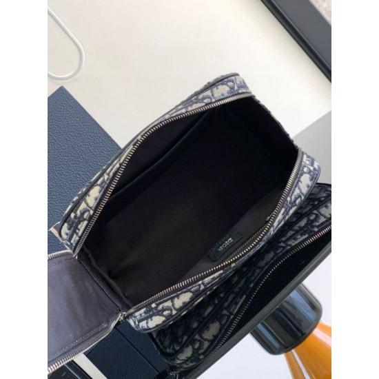 Replica Dior Toiletry Bag in Dior Beige Oblique Jacquard Fake Dior Toiletry Bag in Dior Beige Oblique Jacquard Replica