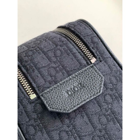 Replica Dior Toiletry Bag in Dior Black Oblique Jacquard Replica Dior Toiletry Bag in Dior Black Oblique Jacquard