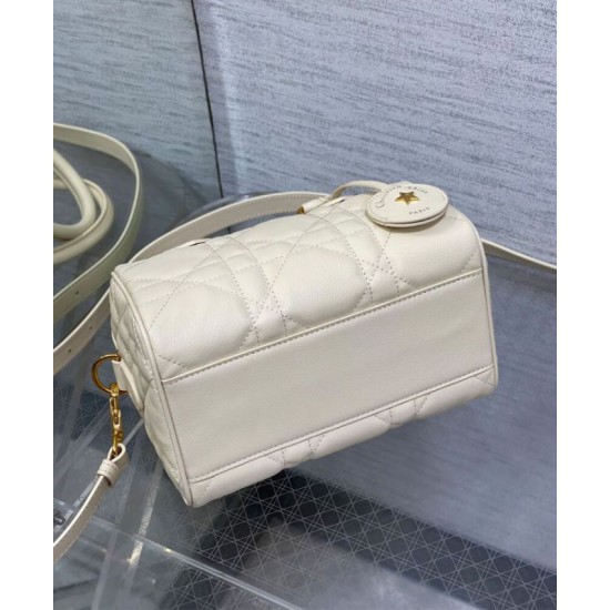 Fake Dior Groove 20 Bag Apricot Replica Replica Dior Groove 20 Bag Apricot