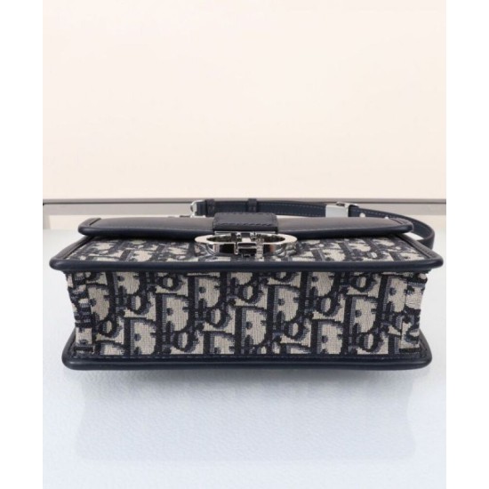 Replica Dior 30 Montaigne East-West Bag with Chain Dark Blue Replica Dior 30 Montaigne East-West Bag with Chain Dark Blue
