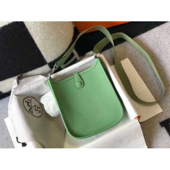 Fake Hermes Evelyne III TPM Mini Bag In Vert Criquet Clemence Leather Replica Replica Hermes Evelyne III TPM Mini Bag In Vert Criquet Clemence Leather