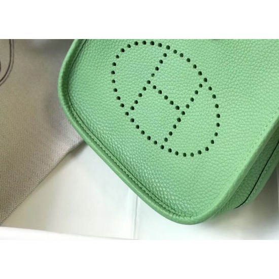 Fake Hermes Evelyne III TPM Mini Bag In Vert Criquet Clemence Leather Replica Replica Hermes Evelyne III TPM Mini Bag In Vert Criquet Clemence Leather