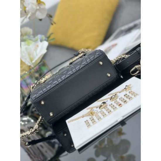 Super Clone Replica Dior small Lady Dior My ABCDior bag with D.I.O.R lambskin pendant in black cannage Top Replica Dior small Lady Dior My ABCDior bag with D.I.O.R lambskin pendant in black cannage