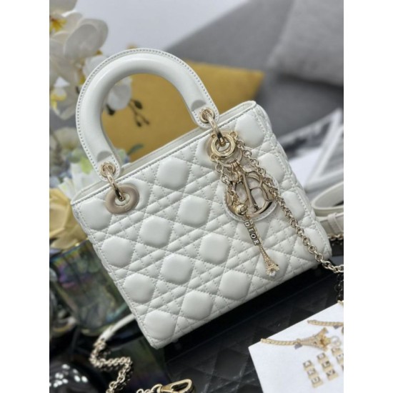 Super Clone Replica Bag Dior small Lady Dior My ABCDior with D.I.O.R lambskin pendant in white cannage Top Replica Bag Dior small Lady Dior My ABCDior with D.I.O.R lambskin pendant in white cannage