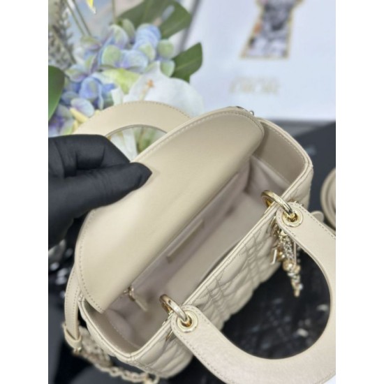 Super Clone Replica Dior small Lady Dior My ABCDior bag with D.I.O.R cannage lambskin charm, apricot Top Replica Dior small Lady Dior My ABCDior bag with D.I.O.R cannage lambskin charm, apricot