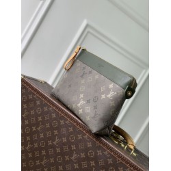 Top Replica LV Pochette Voyage Souple Men's Clutch Green
