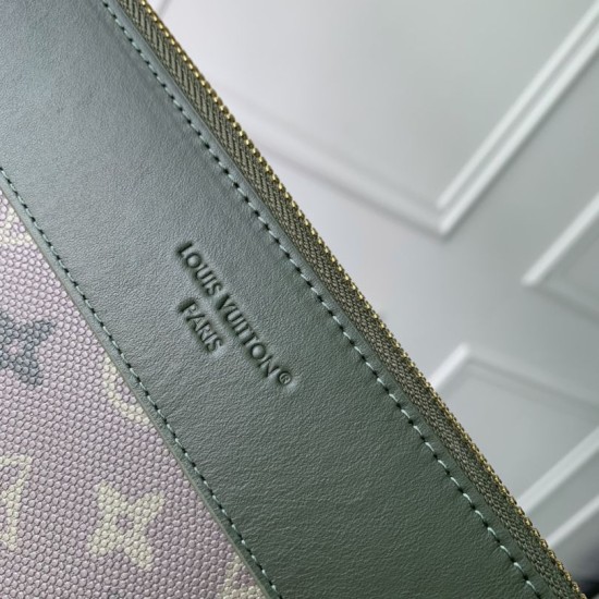 Super Clone Replica LV Pochette Voyage Souple Men's Clutch Green Top Replica LV Pochette Voyage Souple Men's Clutch Green
