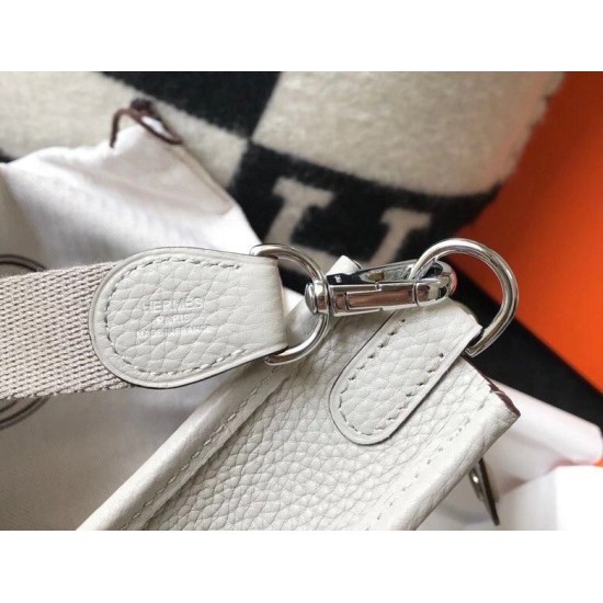 Replica Hermes Evelyne III TPM Mini Bag Gray Clemence Replica Hermes Evelyne III TPM Mini Bag Gray Clemence