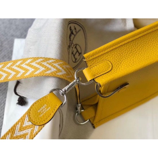 Replica Hermes Evelyne III TPM Mini Bag Orange Clemence Replica Hermes Evelyne III TPM Mini Bag Orange Clemence
