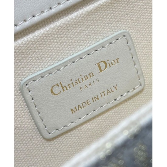 Replica Dior 30 Montaigne East-West Bag Dior Oblique denim With Chain Cream Replica Dior 30 Montaigne East-West Bag Dior Oblique denim With Chain Cream