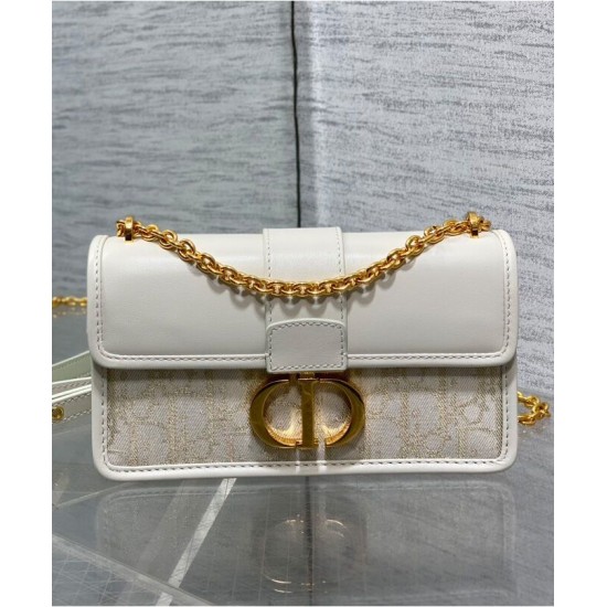 Replica Dior 30 Montaigne East-West Bag Dior Oblique denim With Chain Cream Replica Dior 30 Montaigne East-West Bag Dior Oblique denim With Chain Cream