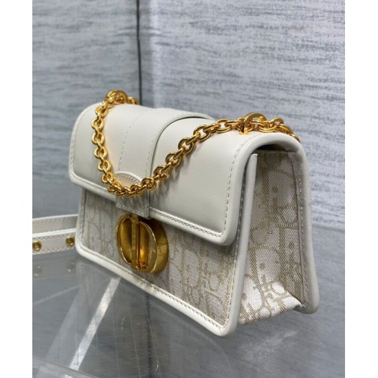 Replica Dior 30 Montaigne East-West Bag Dior Oblique denim With Chain Cream Replica Dior 30 Montaigne East-West Bag Dior Oblique denim With Chain Cream