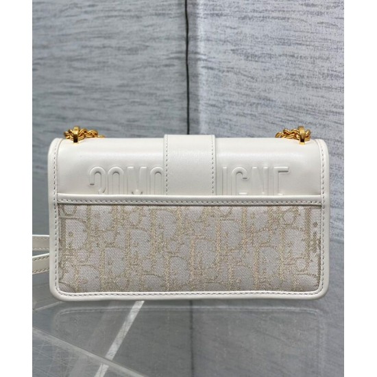 Replica Dior 30 Montaigne East-West Bag Dior Oblique denim With Chain Cream Replica Dior 30 Montaigne East-West Bag Dior Oblique denim With Chain Cream