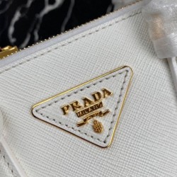 Replica Prada Mini/Medium Galleria Saffiano Mini-bag 1BA906 White