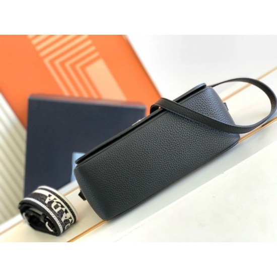 Replica Prada Flap Small Shoulder Bag Grained Black Replica Prada Flap Small Shoulder Bag Grained Black