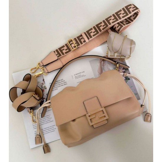 Replica Fendi Mamma Baguette Medium/Large Bag Nappa Apricot Replica Fendi Mamma Baguette Medium/Large Bag Nappa Apricot