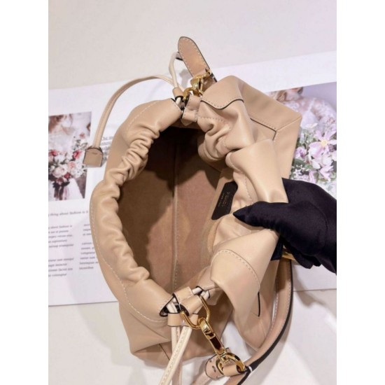 Replica Fendi Mamma Baguette Medium/Large Bag Nappa Apricot Replica Fendi Mamma Baguette Medium/Large Bag Nappa Apricot