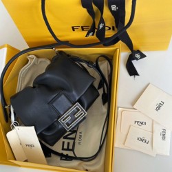 Replica Fendi Mamma Baguette Small Bag Black
