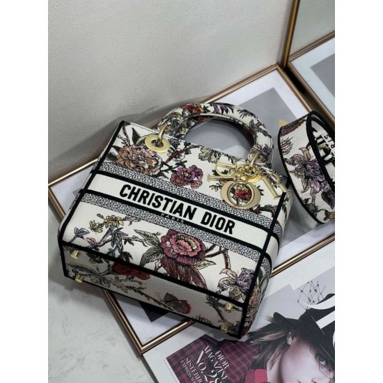 Replica Christian Dior Medium Lady D-Lite Bag Jardin Botanique Embroidery White Replica Christian Dior Medium Lady D-Lite Bag Jardin Botanique Embroidery White