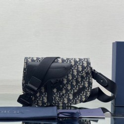 Replica Christian Dior Saddle Men Pouch Dior Oblique Jacquard Beige /Black Replica Christian Dior Saddle Men Pouch Dior Oblique Jacquard Beige /Black