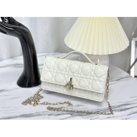 Replica Christian Dior Miss Dior Lady Dior Mini Bag White Replica Christian Dior Miss Dior Lady Dior Mini Bag White