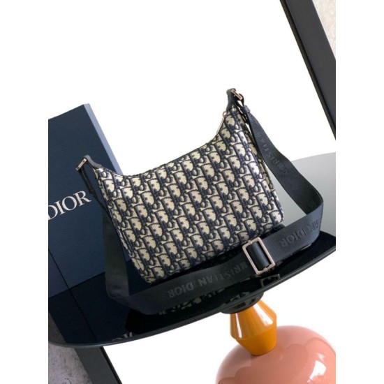 Replica Dior Small Rider Soft Hobo Men Bag Dior Oblique Jacquard Beige/Black Fake Replica Dior Small Rider Soft Hobo Men Bag Dior Oblique Jacquard Beige/Black Fake