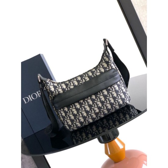 Replica Dior Small Rider Soft Hobo Men Bag Dior Oblique Jacquard Beige/Black Fake Replica Dior Small Rider Soft Hobo Men Bag Dior Oblique Jacquard Beige/Black Fake