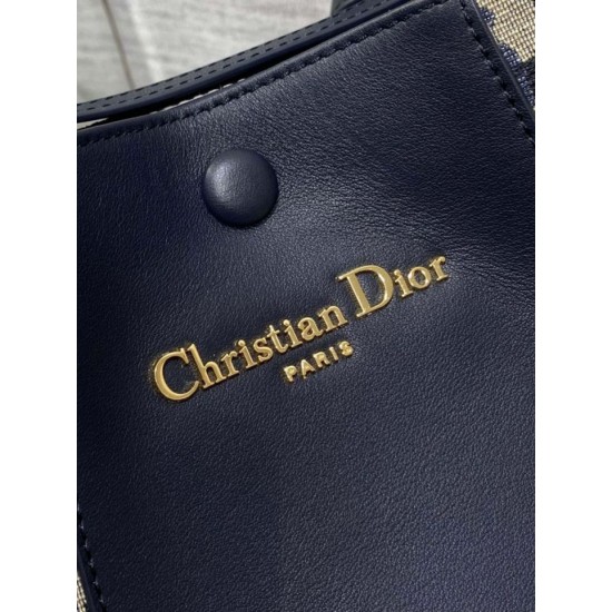 Replica Dior Small/Medium Signature Bucket Dior Oblique Jacquard Bag Blue Fake Replica Dior Small/Medium Signature Bucket Dior Oblique Jacquard Bag Blue Fake