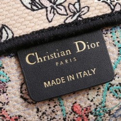 Replica Dior Large Dior Book Tote M1286 Apricot embroidered with Pietro Ruffo's blue Toile de Jouy Papillon motif Fake
